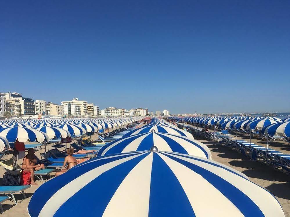 Hotel Acropolis Cattolica Ngoại thất bức ảnh