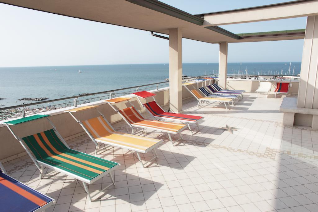 Hotel Acropolis Cattolica Ngoại thất bức ảnh